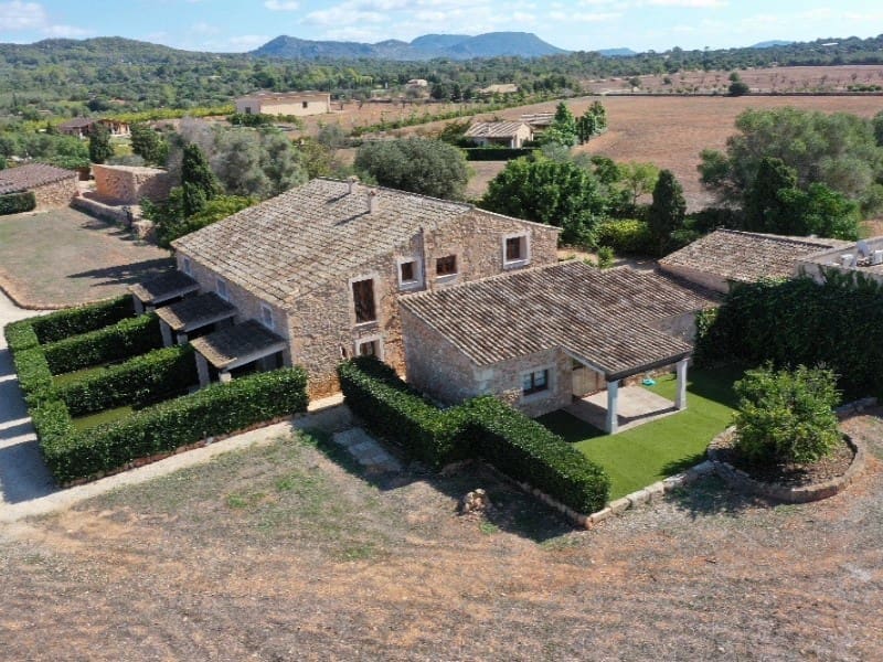 22 soveværelse Finca/Landehus til salg i Llucmajor med swimmingpool - € 25.000.000 (Ref: 6973435)
