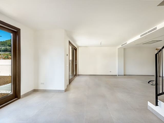 3 sovrum Villa till salu i Alaró med pool garage - 1 050 000 € (Ref: 7001993)