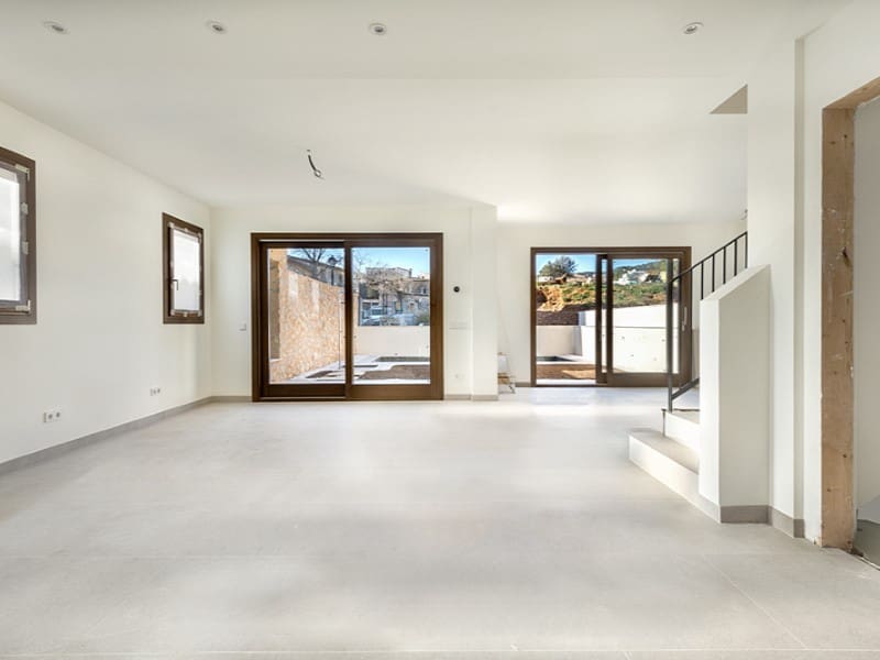 3 soveværelse Villa til salg i Alaro med swimmingpool garage - € 1.150.000 (Ref: 7088636)