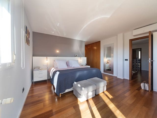 4 makuuhuone Huvila myytävänä paikassa La Bonanova, Palma de Mallorca mukana 
autotalli - 1 890 000 € (Ref: 7389604)