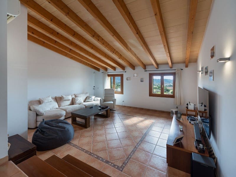 4 soveværelse Villa til salg i Alaro med swimmingpool garage - € 975.000 (Ref: 7403298)