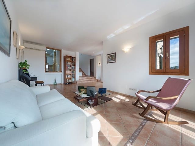 4 soverom Villa til salgs i Alaró med svømmebasseng garasje - € 975 000 (Ref: 7403298)