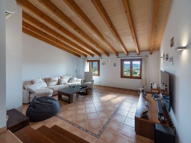 4 soverom Villa til salgs i Alaró med svømmebasseng garasje - € 975 000 (Ref: 7403298)