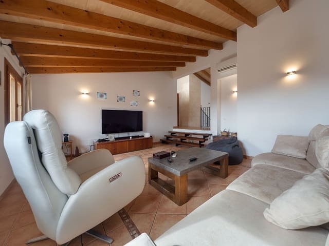 4 soverom Villa til salgs i Alaró med svømmebasseng garasje - € 975 000 (Ref: 7403298)