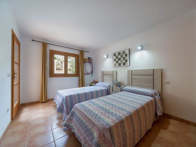 4 soverom Villa til salgs i Alaró med svømmebasseng garasje - € 975 000 (Ref: 7403298)