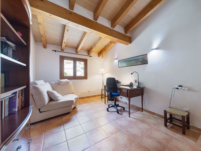 4 soverom Villa til salgs i Alaró med svømmebasseng garasje - € 975 000 (Ref: 7403298)