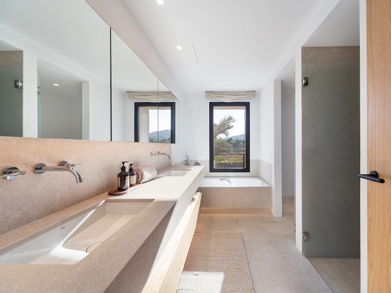 4 soveværelse Finca/Landehus til salg i Selva med swimmingpool garage - € 4.950.000 (Ref: 7482106)