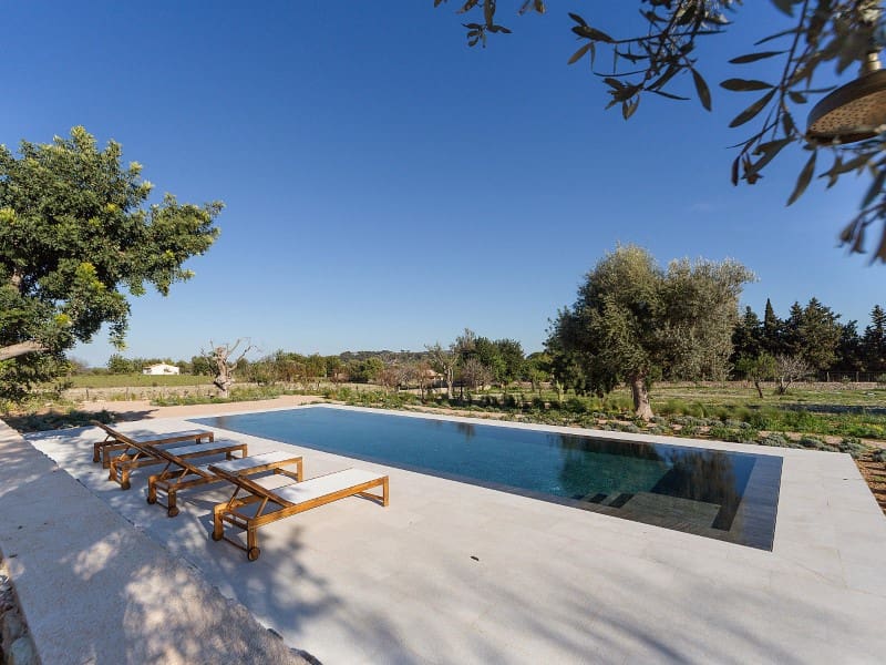 4 soveværelse Finca/Landehus til salg i Selva med swimmingpool garage - € 4.950.000 (Ref: 7482106)