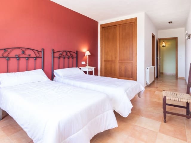 5 sypialnia Finka/Dom wiejski na sprzedaż w Son Servera z basenem garażem - 1 800 000 € (Ref: 7557141)