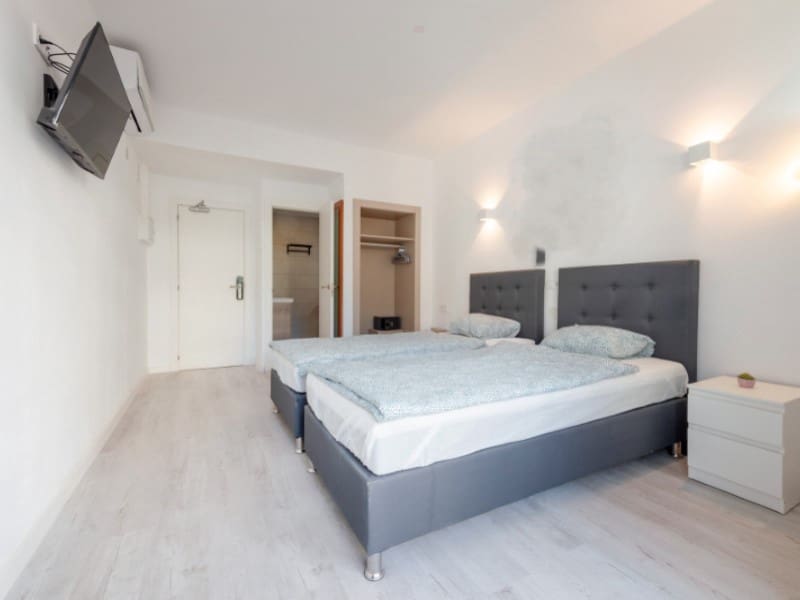 24 slaapkamer Hotel te koop in L'Arenal / S'Arenal met zwembad - € 3.950.000 (Ref: 7589726)