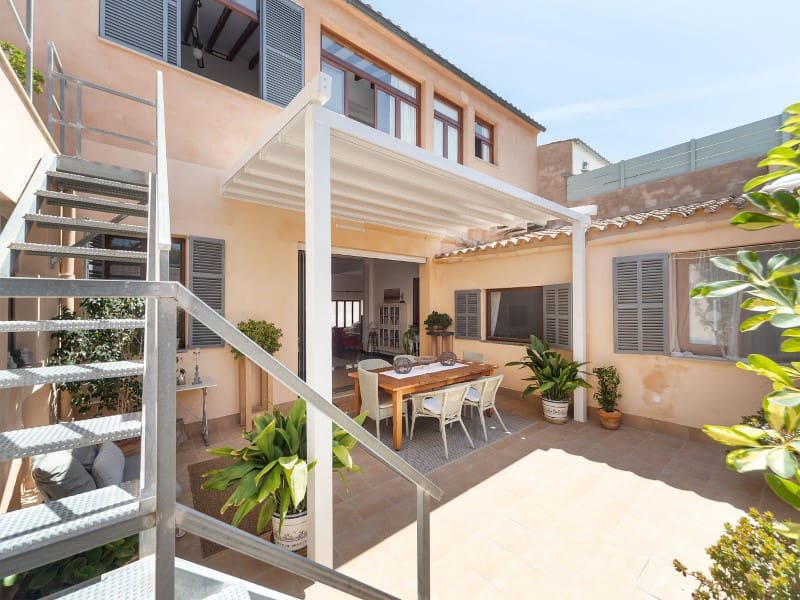 6 makuuhuone Huvila myytävänä paikassa Colonia de Sant Jordi mukana 
autotalli - 1 980 000 € (Ref: 7608138)