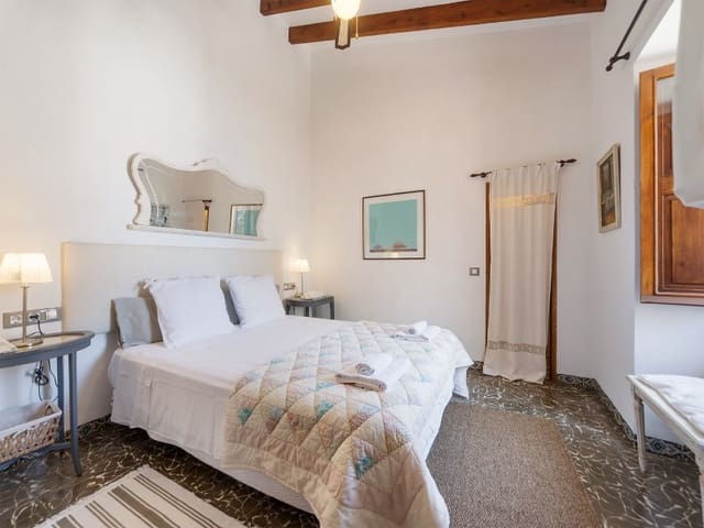 6 makuuhuone Huvila myytävänä paikassa Colonia de Sant Jordi, Ses Salines mukana 
autotalli - 1 980 000 € (Ref: 7608138)