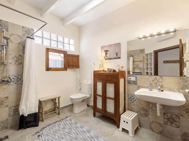 6 makuuhuone Huvila myytävänä paikassa Colonia de Sant Jordi, Ses Salines mukana 
autotalli - 1 980 000 € (Ref: 7608138)