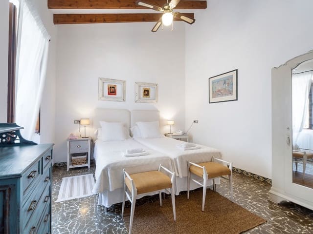 6 makuuhuone Huvila myytävänä paikassa Colonia de Sant Jordi, Ses Salines mukana 
autotalli - 1 980 000 € (Ref: 7608138)