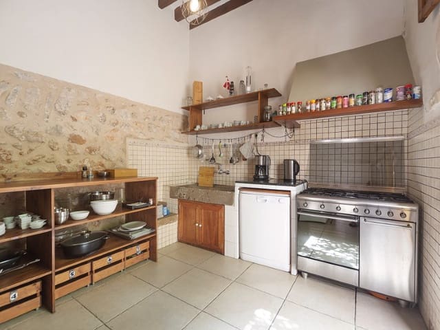 8 bedroom Villa for sale in Alaró - € 1,490,000 (Ref: 7696126)