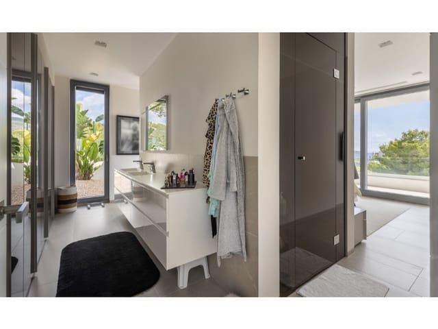 5 soverom Villa til salgs i Palmanova, Calvià med svømmebasseng garasje - € 4 450 000 (Ref: 7771524)