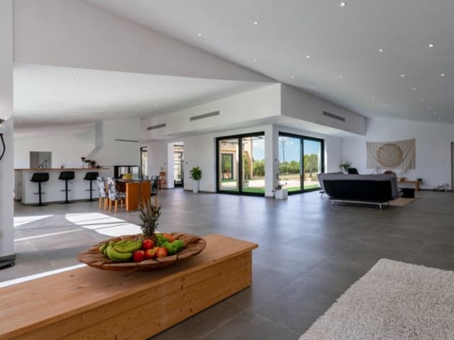 5 soveværelse Finca/Landehus til salg i Llucmajor med swimmingpool garage - € 2.200.000 (Ref: 7847505)