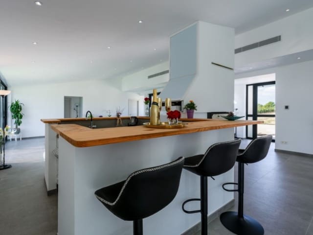 5 soveværelse Finca/Landehus til salg i Llucmajor med swimmingpool garage - € 2.200.000 (Ref: 7847505)