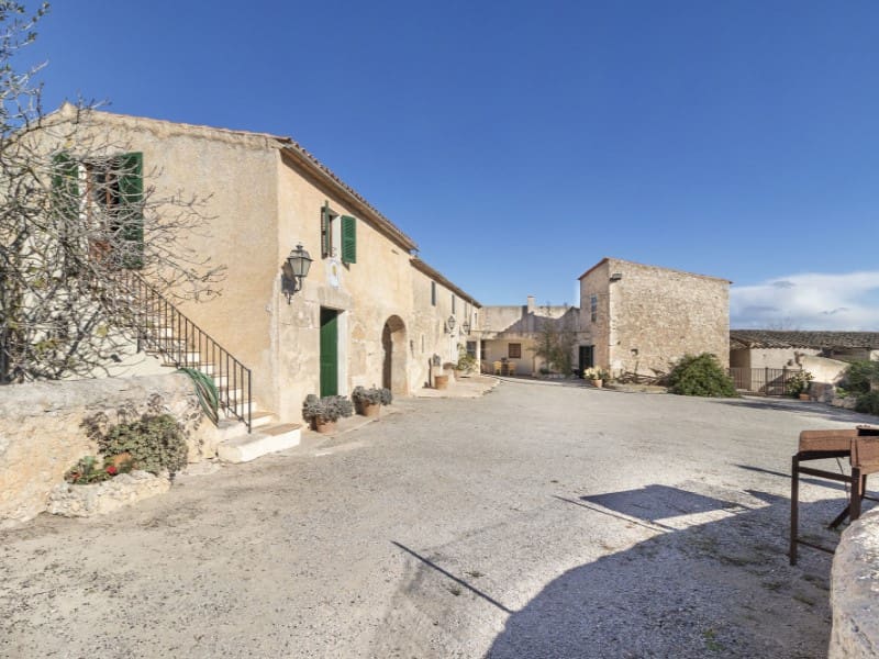 8 soveværelse Finca/Landehus til salg i Ariany med garage - € 1.900.000 (Ref: 7979392)