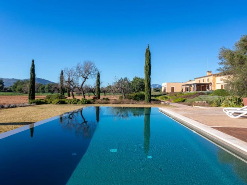 5 soveværelse Finca/Landehus til salg i Buger med swimmingpool garage - € 7.000.000 (Ref: 8117603)