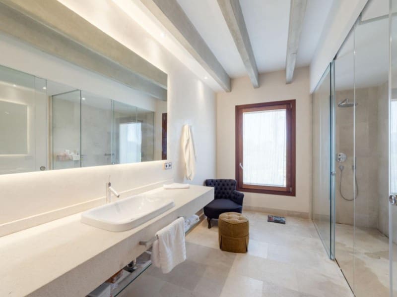 5 soveværelse Finca/Landehus til salg i Buger med swimmingpool garage - € 7.000.000 (Ref: 8117603)