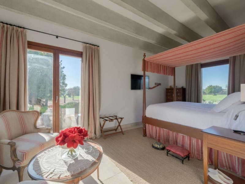 5 soveværelse Finca/Landehus til salg i Buger med swimmingpool garage - € 7.000.000 (Ref: 8117603)