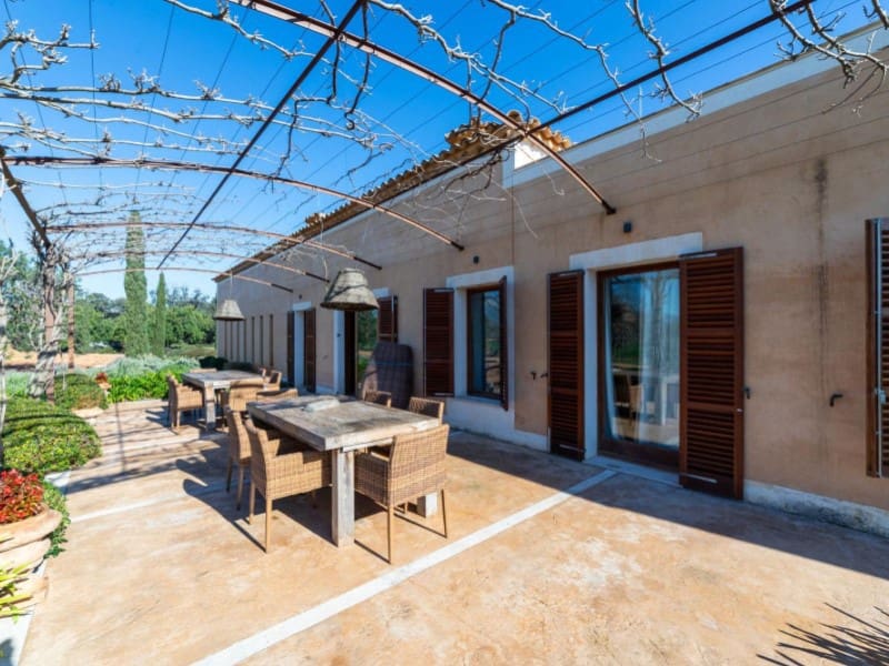 5 soveværelse Finca/Landehus til salg i Buger med swimmingpool garage - € 7.000.000 (Ref: 8117603)