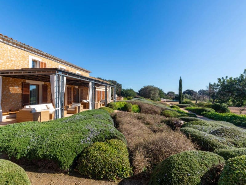 5 soveværelse Finca/Landehus til salg i Buger med swimmingpool garage - € 7.000.000 (Ref: 8117603)