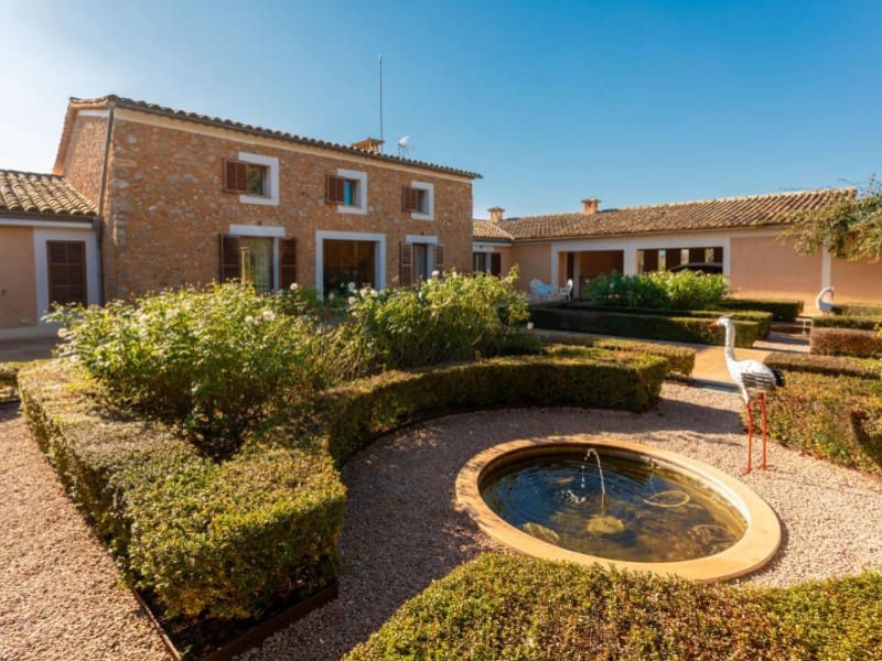 5 soveværelse Finca/Landehus til salg i Buger med swimmingpool garage - € 7.000.000 (Ref: 8117603)