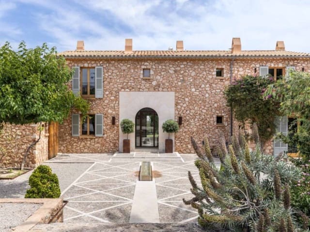 5 soveværelse Finca/Landehus til salg i Santa María del Camí med swimmingpool garage - € 8.250.000 (Ref: 8140832)