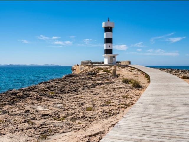 3 makuuhuone Huvila myytävänä paikassa Colonia de Sant Jordi, Ses Salines mukana uima-altaan 
autotalli - 700 000 € (Ref: 8229232)