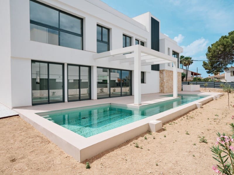 4 bedroom Villa for sale in Son Veri Nou with pool - € 2,450,000 (Ref: 8247506)