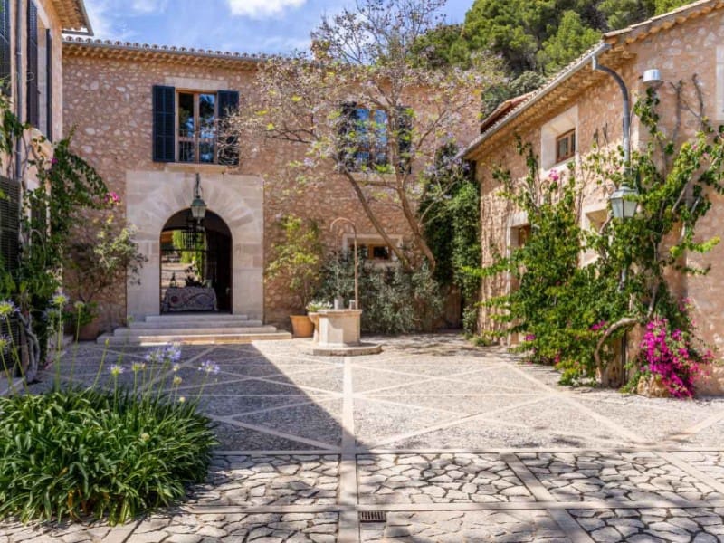 14 soverom Finca/Herregård til salgs i Esporles med svømmebasseng garasje - € 26 000 000 (Ref: 8399022)