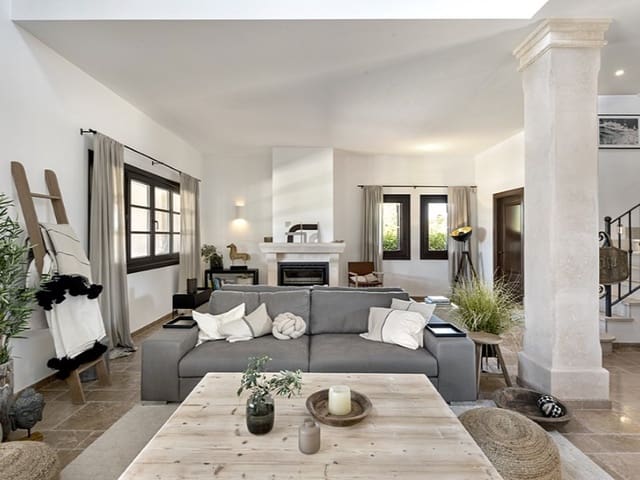 4 soveværelse Finca/Landehus til salg i Llucmajor med swimmingpool garage - € 3.900.000 (Ref: 8439131)