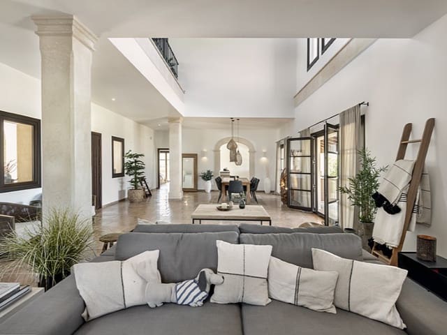 4 soveværelse Finca/Landehus til salg i Llucmajor med swimmingpool garage - € 3.900.000 (Ref: 8439131)