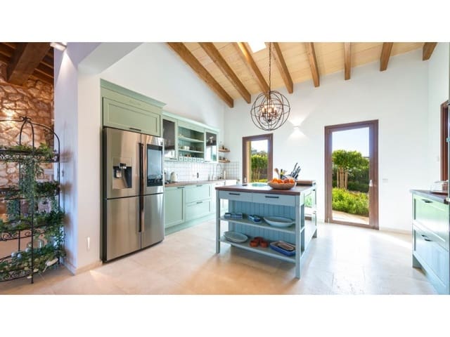 5 soveværelse Finca/Landehus til salg i Porreres med swimmingpool garage - € 4.950.000 (Ref: 8450940)