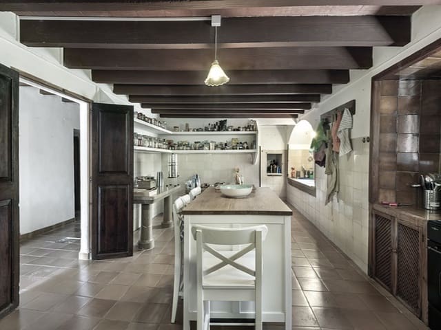 6 soveværelse Villa til salg i Binissalem med garage - € 3.350.000 (Ref: 8470292)