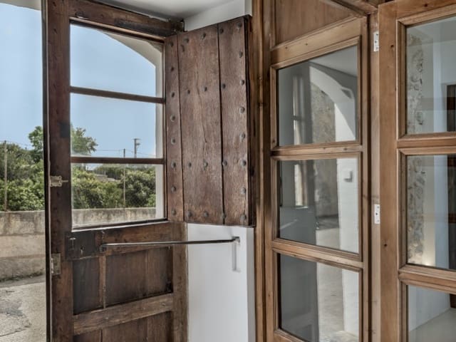 4 bedroom Villa for sale in Campanet with pool - € 1,090,000 (Ref: 8511711)