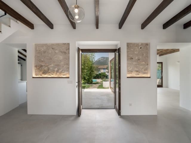 4 bedroom Villa for sale in Campanet with pool - € 1,090,000 (Ref: 8511711)