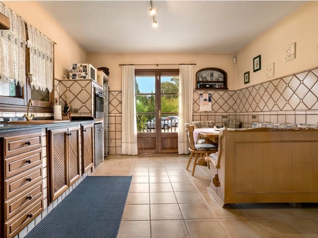 Finca/Casa Rural de 4 habitaciones en Alaró en venta con garaje - 1.990.000 € (Ref: 8570830)