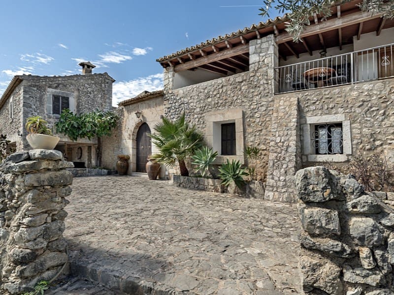 6 soveværelse Finca/Landehus til salg i Selva med swimmingpool - € 4.950.000 (Ref: 8570831)