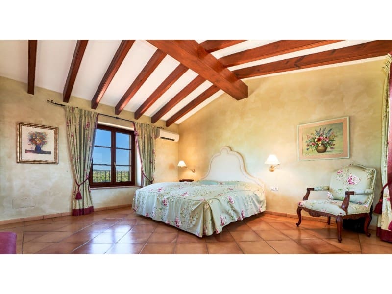 4 bedroom Finca/Country House for sale in Moscari with pool - € 1,980,000 (Ref: 8584413)