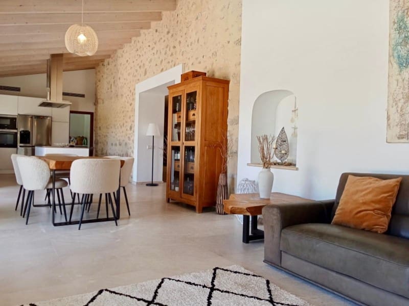 4 soveværelse Finca/Landehus til salg i Selva med swimmingpool - € 2.500.000 (Ref: 8602137)