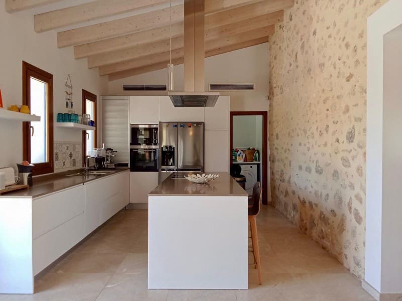 4 soveværelse Finca/Landehus til salg i Selva med swimmingpool - € 2.500.000 (Ref: 8602137)