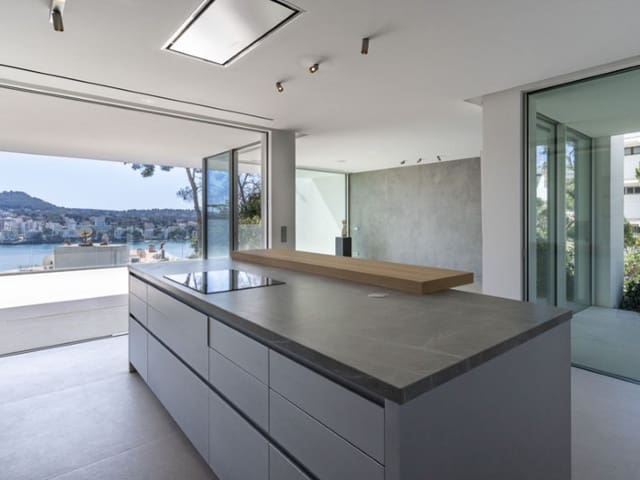 5 soveværelse Villa til salg i Costa de la Calma, Calvià med swimmingpool - € 4.250.000 (Ref: 8703118)