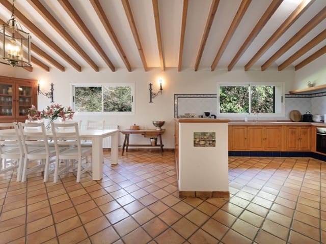 6 soverom Finca/Herregård til salgs i Santa María del Camí med svømmebasseng garasje - € 2 500 000 (Ref: 8758115)