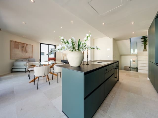 4 soveværelse Villa til salg i Playa de Palma, Palma de Mallorca med swimmingpool garage - € 2.800.000 (Ref: 8818129)