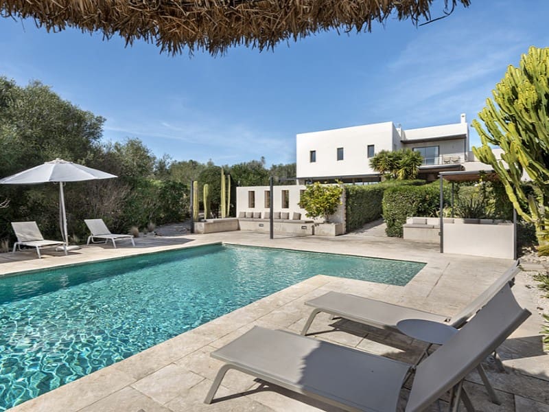 4 soveværelse Finca/Landehus til salg i Ses Salines med swimmingpool - € 3.590.000 (Ref: 8822745)