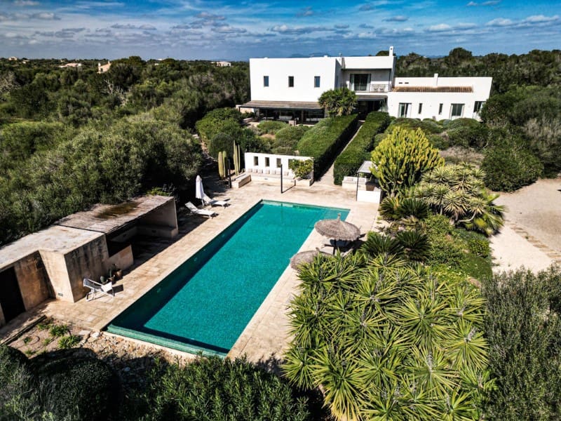 4 soveværelse Finca/Landehus til salg i Ses Salines med swimmingpool - € 3.590.000 (Ref: 8822745)