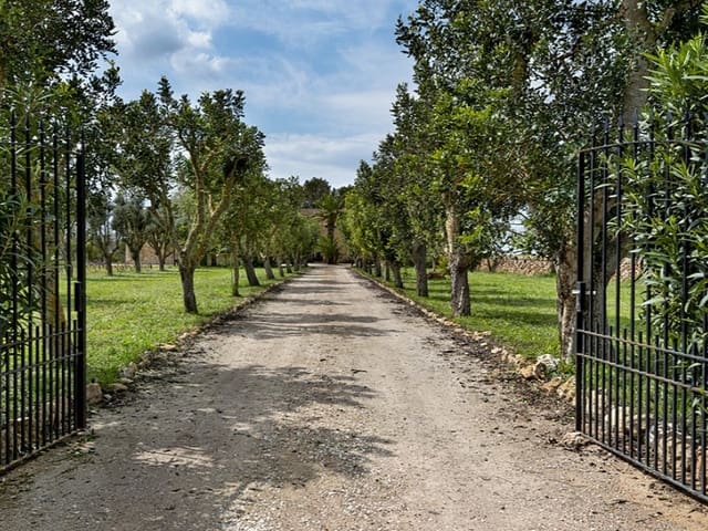 8 soveværelse Finca/Landehus til salg i Campos med garage - € 2.430.000 (Ref: 8912117)